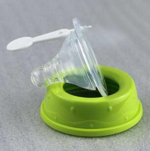 新生儿奶嘴三种材质的比较