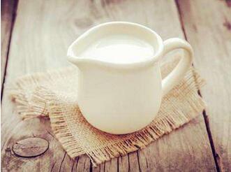 小孩可以喝脱脂牛奶吗