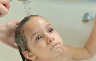 给宝宝洗澡的最佳时间