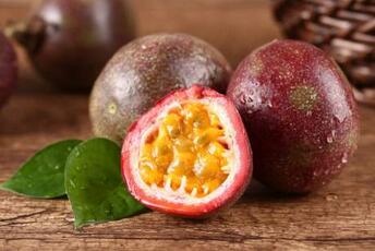 百香果可以和螃蟹一起吃吗