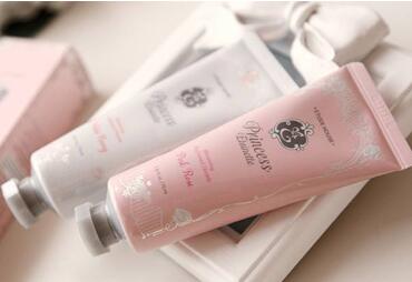 护手霜可以擦脸吗