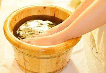 秋天可以用生姜泡脚吗