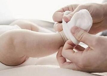 秋季宝宝晚上穿什么睡觉