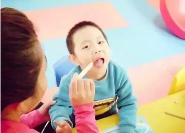 父母引导宝宝说话需要掌握9个原则
