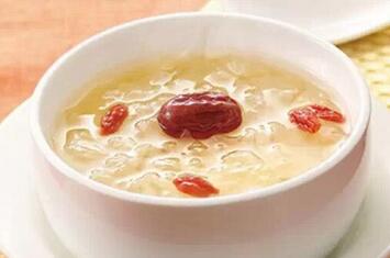 鸡头米枸杞冰糖炖燕窝