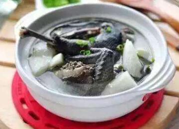 当归春笋乌鸡汤