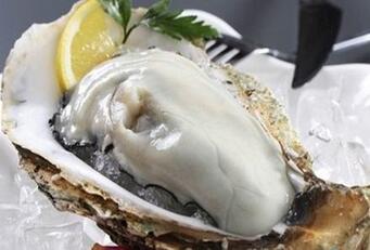 生蚝开壳后清洗