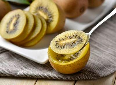 一岁宝宝猕猴桃怎么吃好