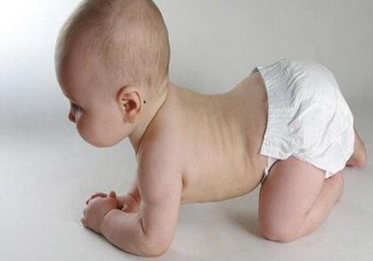 尿不湿多久换一次