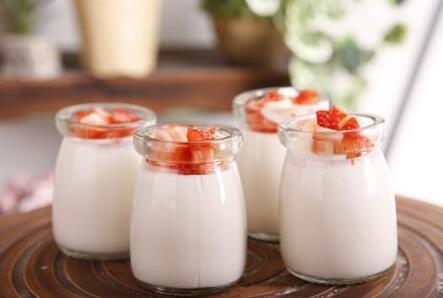 鲜奶加热后结块能喝吗