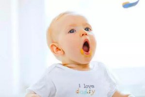 宝宝烂嘴角是怎么回事 烂嘴角怎么办