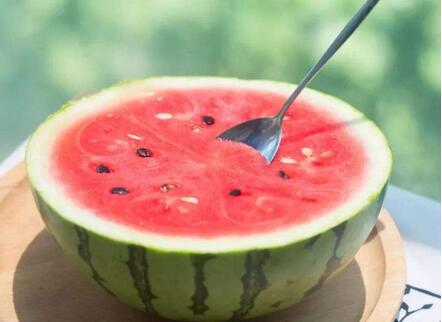 哺乳期西瓜尽量少吃