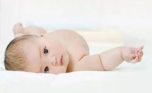 如何看宝宝是否喝饱