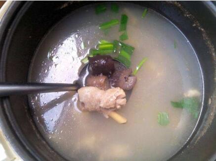 红枣海参鸡腿汤