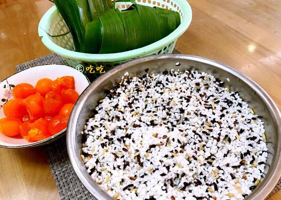 包粽子糯米泡几个小时