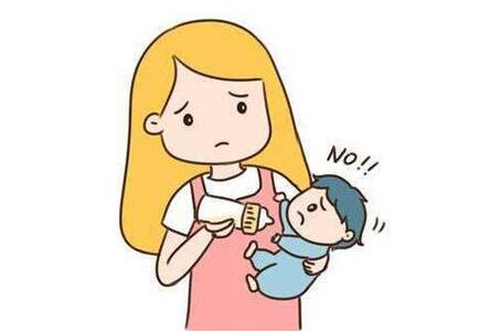 宝宝吃奶时哭闹挣扎怎么回事