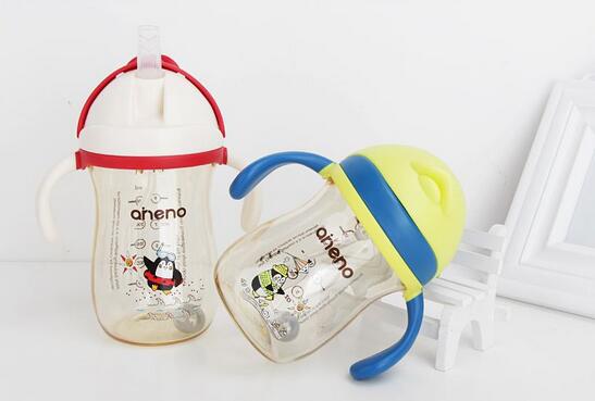 宝宝学饮杯什么时候用