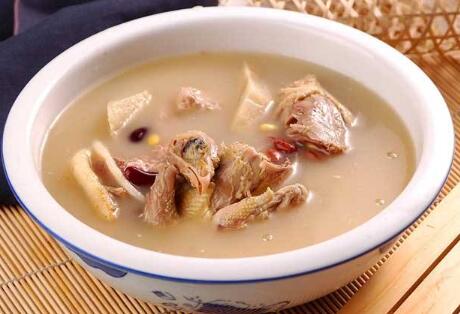 参芪老母鸡汤