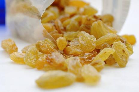 宝宝多大可以吃葡萄干