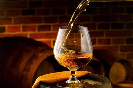 红酒保质期多久？过期红酒还能喝吗？