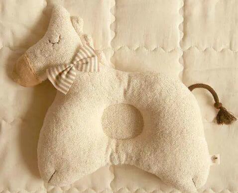 定型枕该不该用？宝宝多大用枕头合适