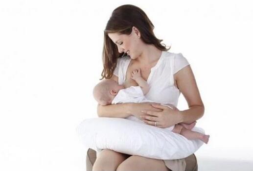 如何开奶，让宝宝吃到最珍贵的初乳？