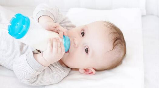 关于如何给宝宝断奶的所有疑惑，看这篇就够了