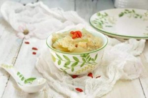 孕妇银耳汤的做法