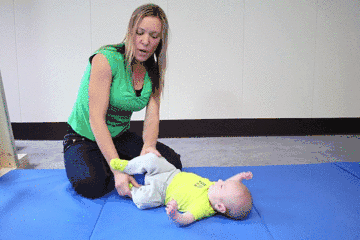 五个月宝宝不会翻身