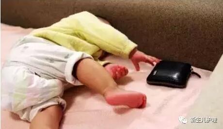 五个月宝宝不会翻身