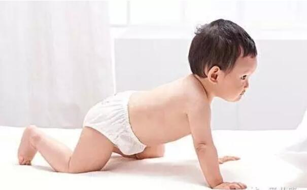 五个月宝宝不会翻身