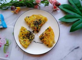 宝宝吃葱花鸡蛋饼制作方法，这样做酥脆可口