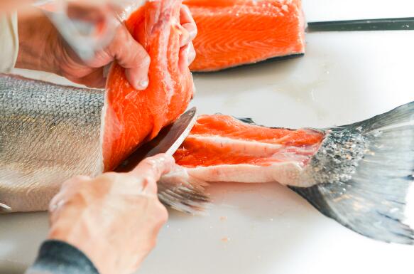 抗过敏食物 鲑鱼和其他深海鱼