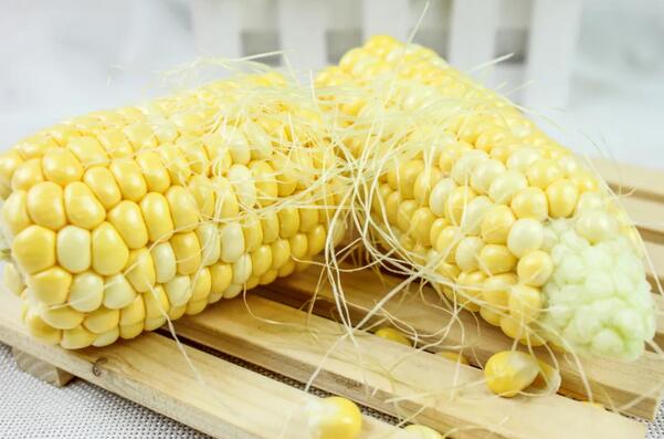 如何缓解眼睛疲劳？补充叶黄素该吃些什么？