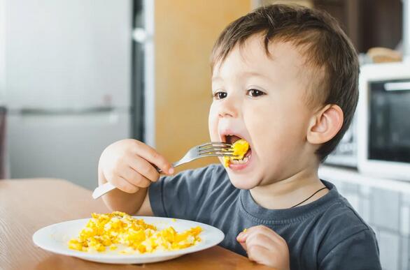 宝宝一天吃几个鸡蛋好？吃鸡蛋的问题一篇说清