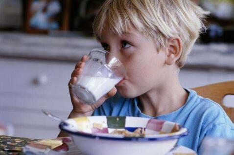 小孩晚餐吃多少合适