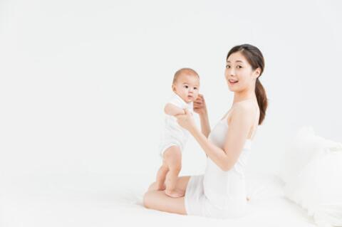 四个月的宝宝发育标准