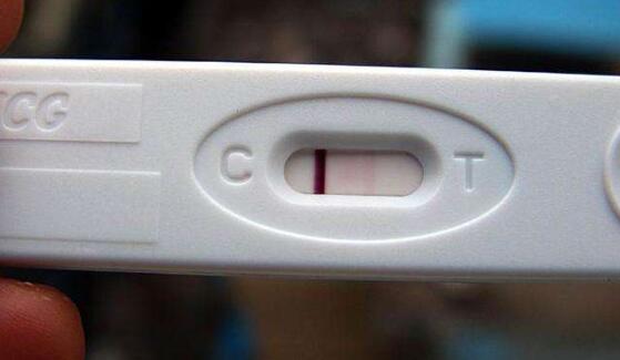 验孕棒一深一浅居然没怀孕