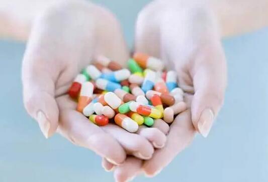 儿童/孕妇/哺乳期为什么要慎用抗生素？