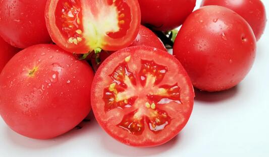 大番茄VS小番茄，哪个更营养更健康？