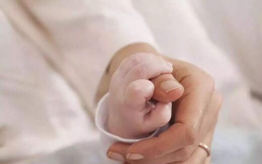 产后手腕疼、手指关节疼怎么办？可能得了妈妈手