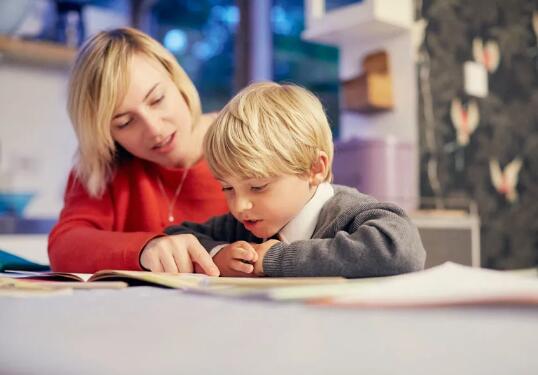 宝宝阅读能力发展的四个阶段，你家到哪个水平了？