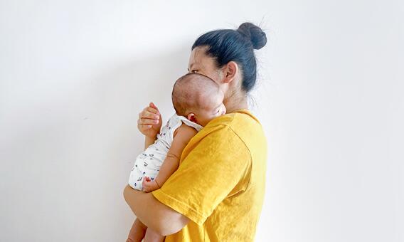 产后如何顺利开启母乳喂养