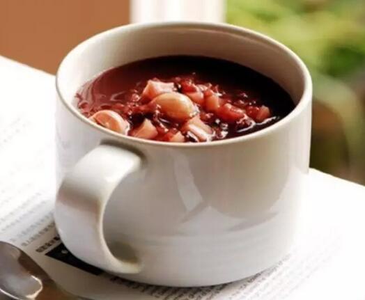 清热养血：红豆花生粥