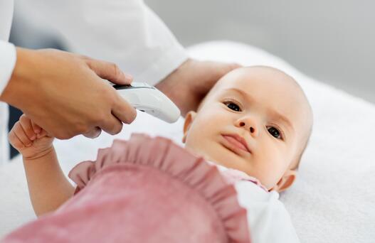 新生儿耳屎要不要掏