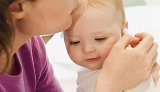 新生儿耳屎要不要掏