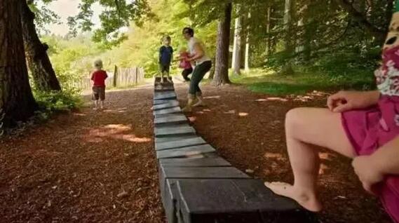 孩子到底能不能光脚