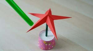 红色五角星怎么折剪（会转动哦）