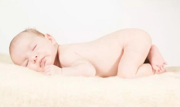 宝宝好像有「斗鸡眼」怎么办？