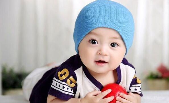 怎么判断宝宝是否对眼 如何纠正